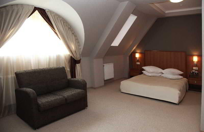 Hotel Praha Ungvár Kültér fotó