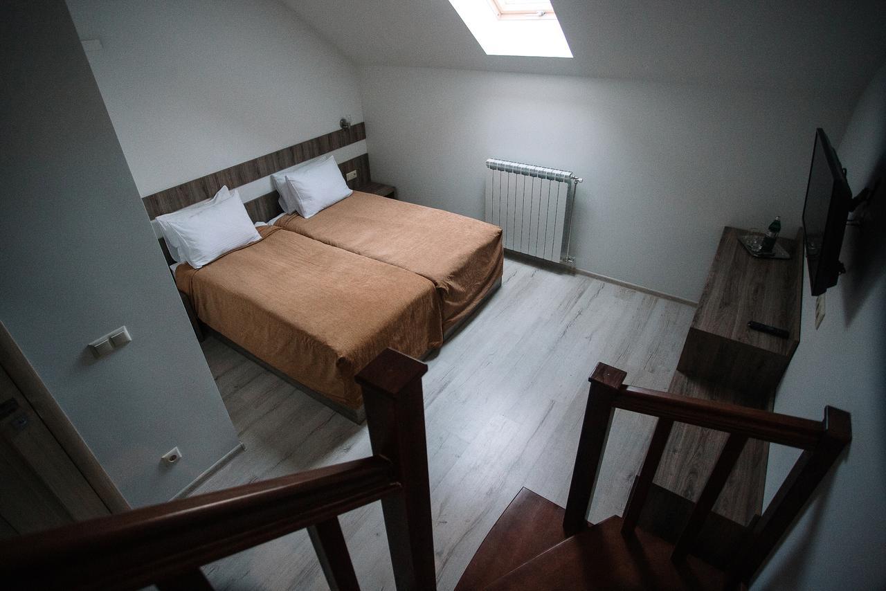 Hotel Praha Ungvár Kültér fotó